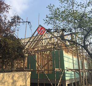 木结构房屋的施工流程通常可以分为以下几个关键步骤：